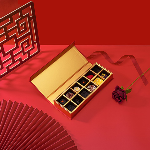 Classic Flip-top Box with Paper Inlay Tray
